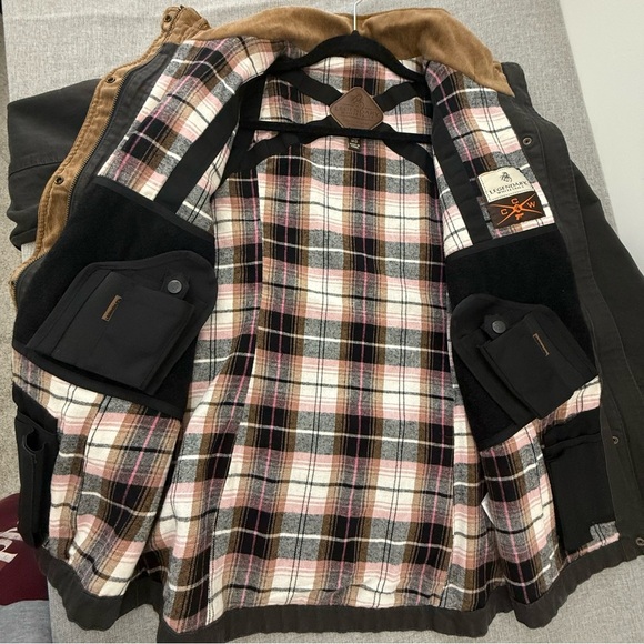 Legendary Whitetails Tarmak Utility Jacket with concealed carry pockets - Picture 10 of 15